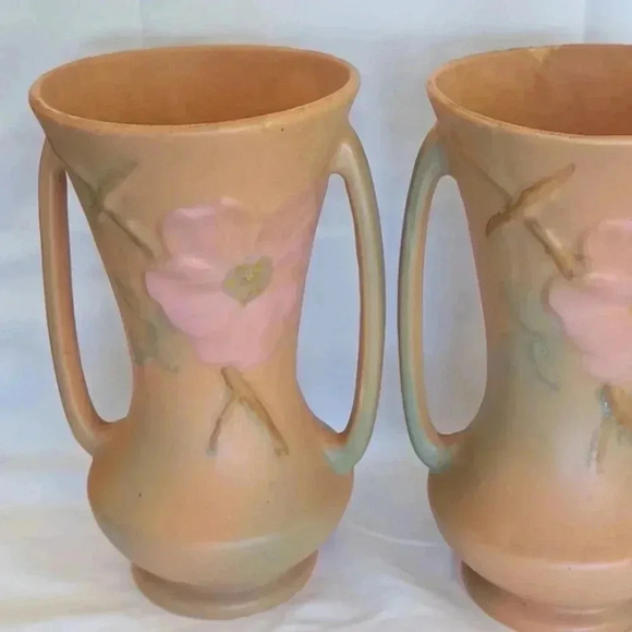 Vintage pair of Weller dogwood vases - Picture 4 of 9